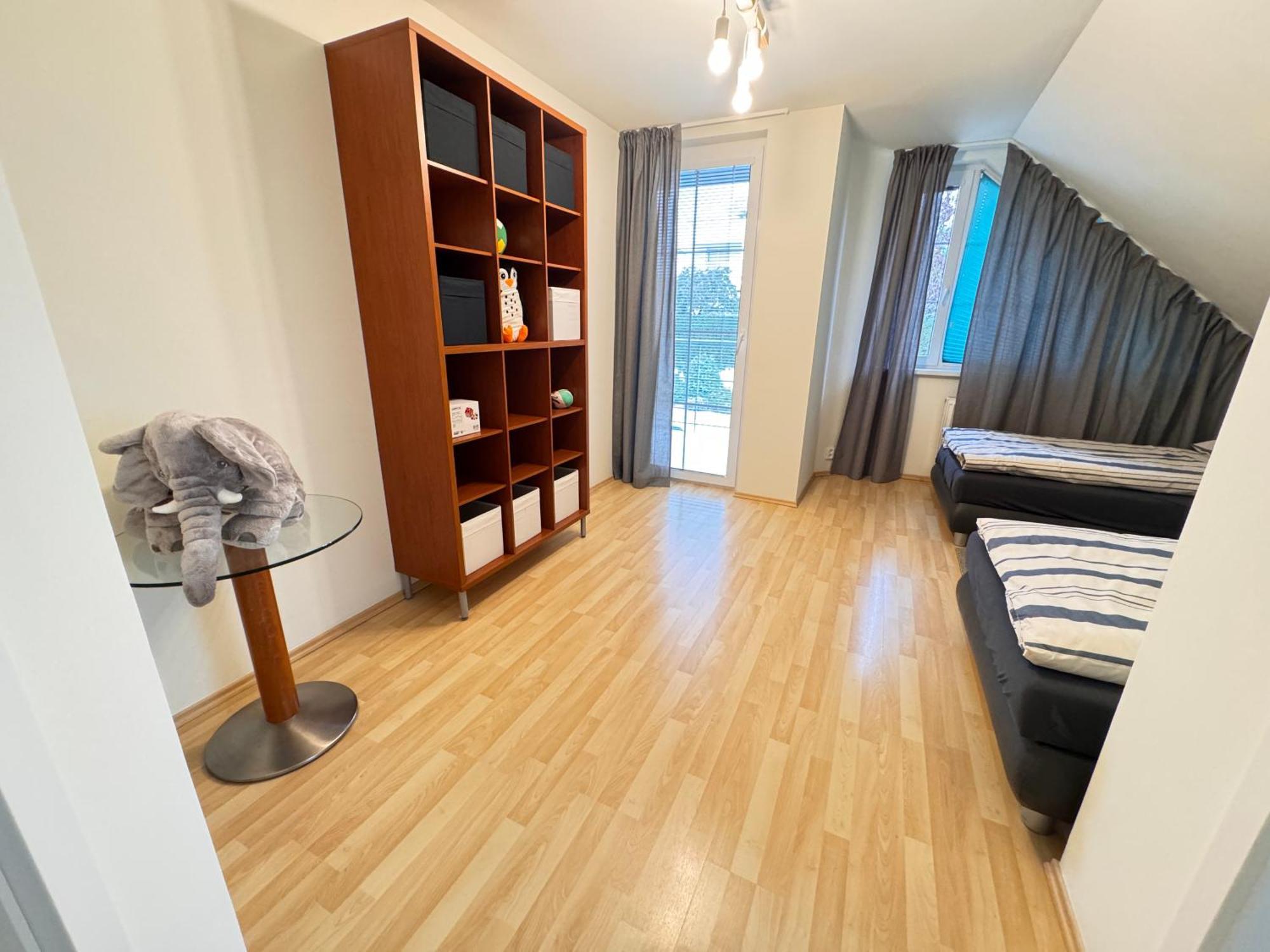 Diamondvilla, 4 Bedroom Apartment, Garden & Spa プラハ エクステリア 写真
