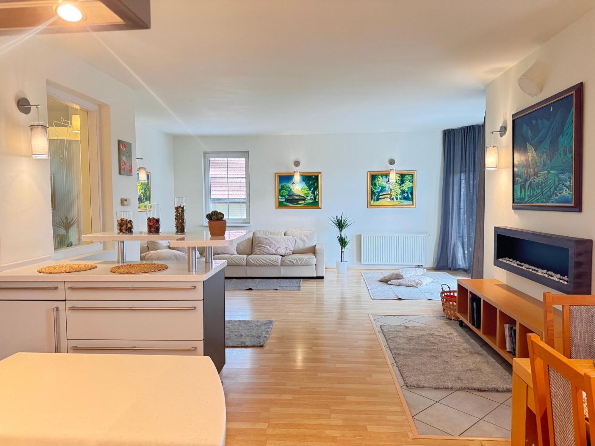 Diamondvilla, 4 Bedroom Apartment, Garden & Spa プラハ エクステリア 写真
