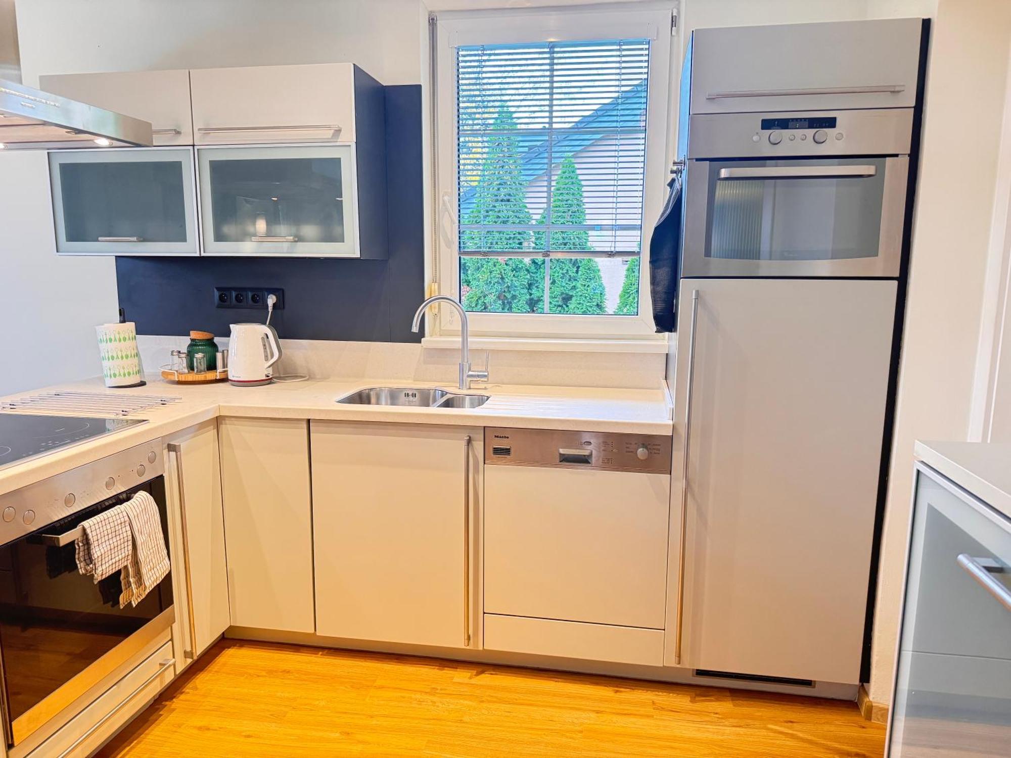 Diamondvilla, 4 Bedroom Apartment, Garden & Spa プラハ エクステリア 写真
