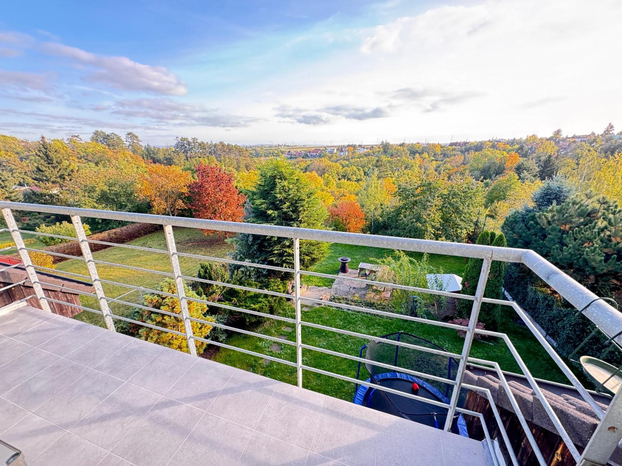 Diamondvilla, 4 Bedroom Apartment, Garden & Spa プラハ エクステリア 写真
