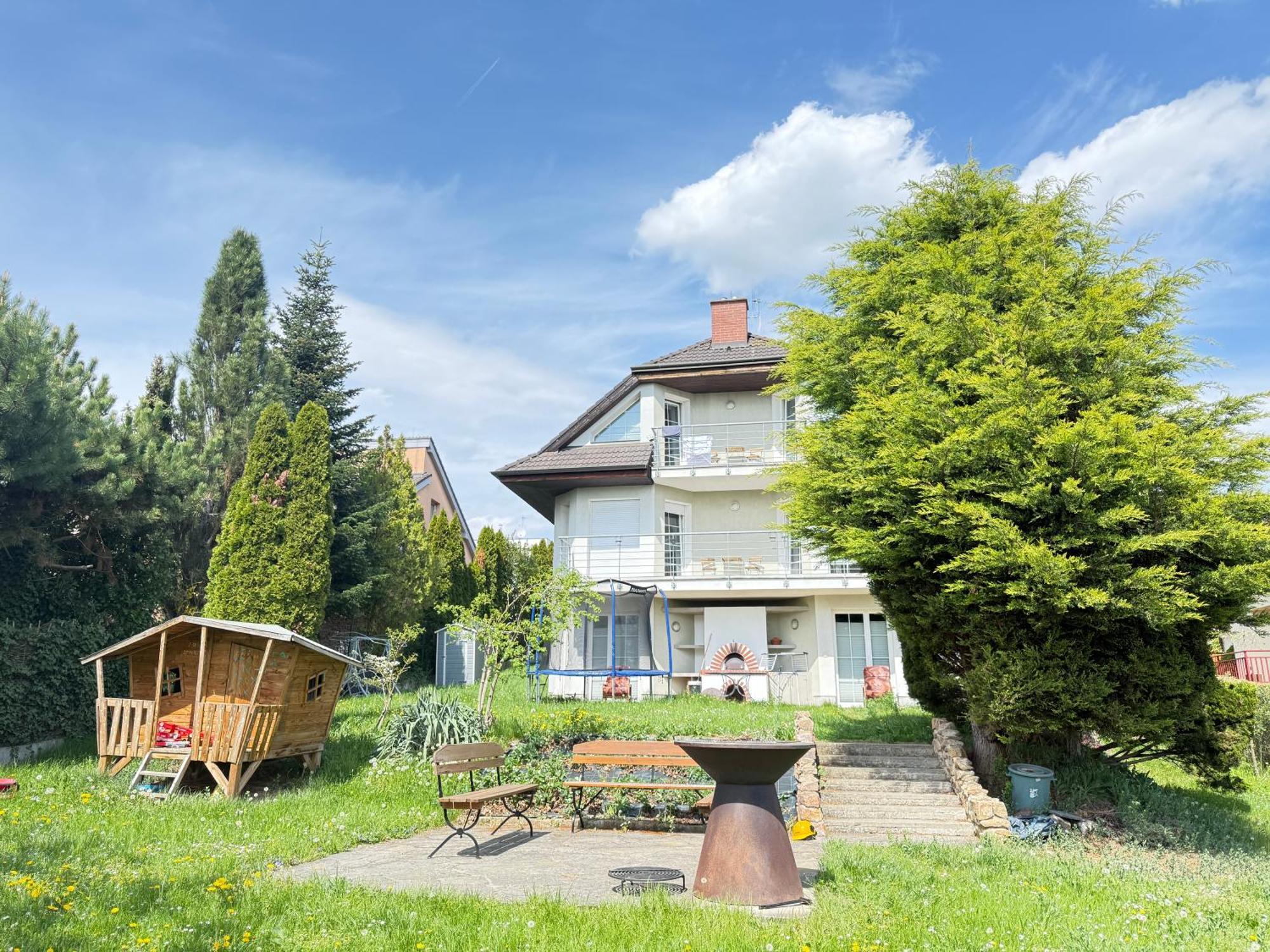 Diamondvilla, 4 Bedroom Apartment, Garden & Spa プラハ エクステリア 写真