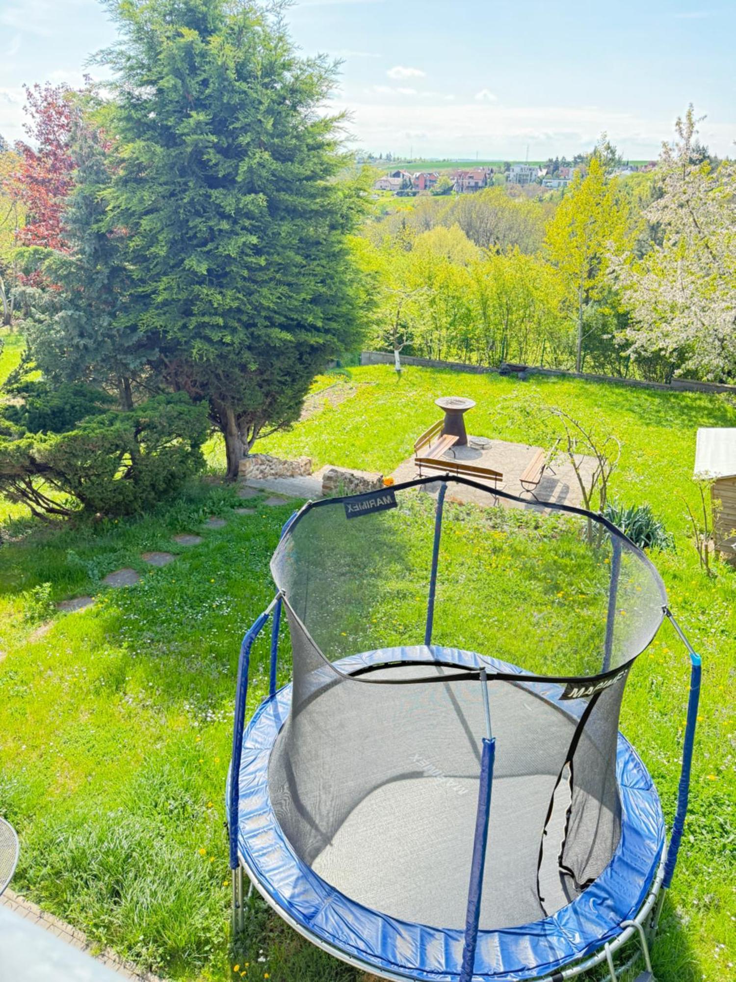 Diamondvilla, 4 Bedroom Apartment, Garden & Spa プラハ エクステリア 写真