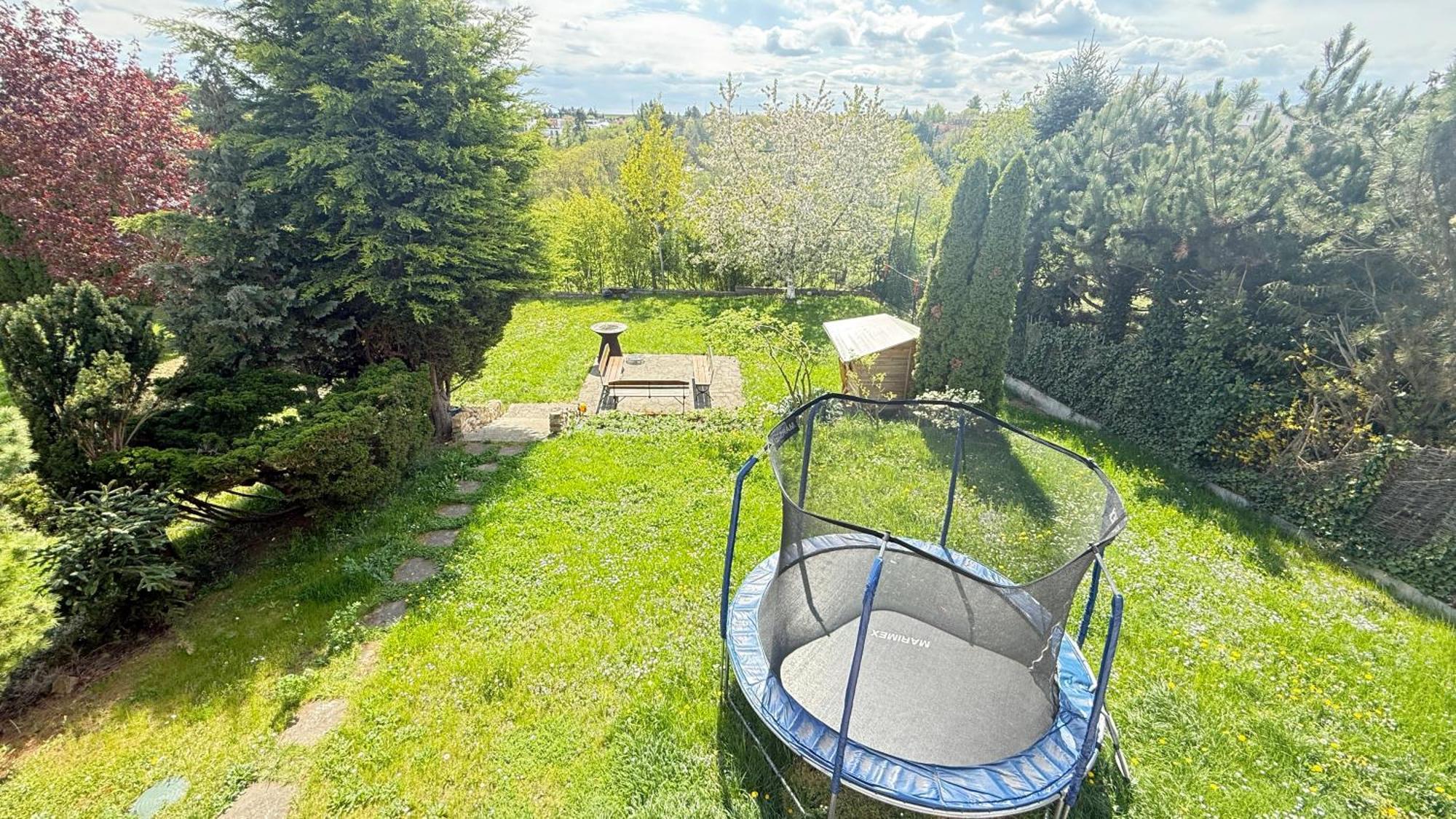 Diamondvilla, 4 Bedroom Apartment, Garden & Spa プラハ エクステリア 写真