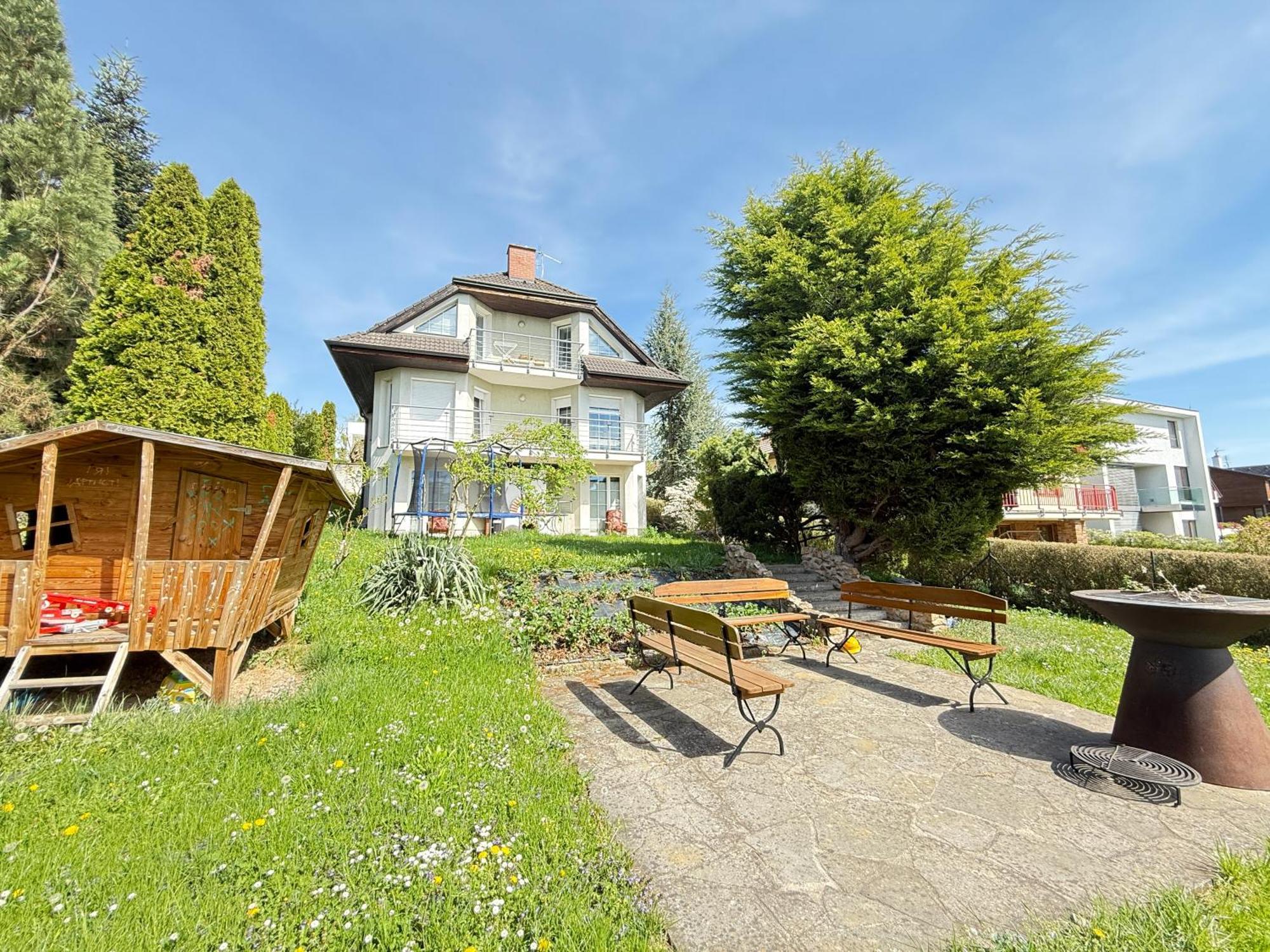 Diamondvilla, 4 Bedroom Apartment, Garden & Spa プラハ エクステリア 写真