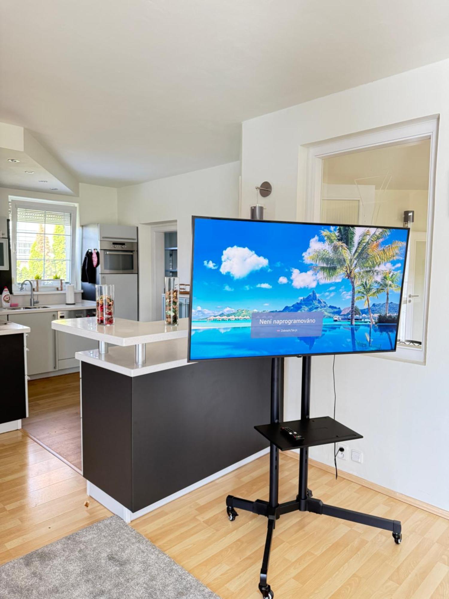 Diamondvilla, 4 Bedroom Apartment, Garden & Spa プラハ エクステリア 写真