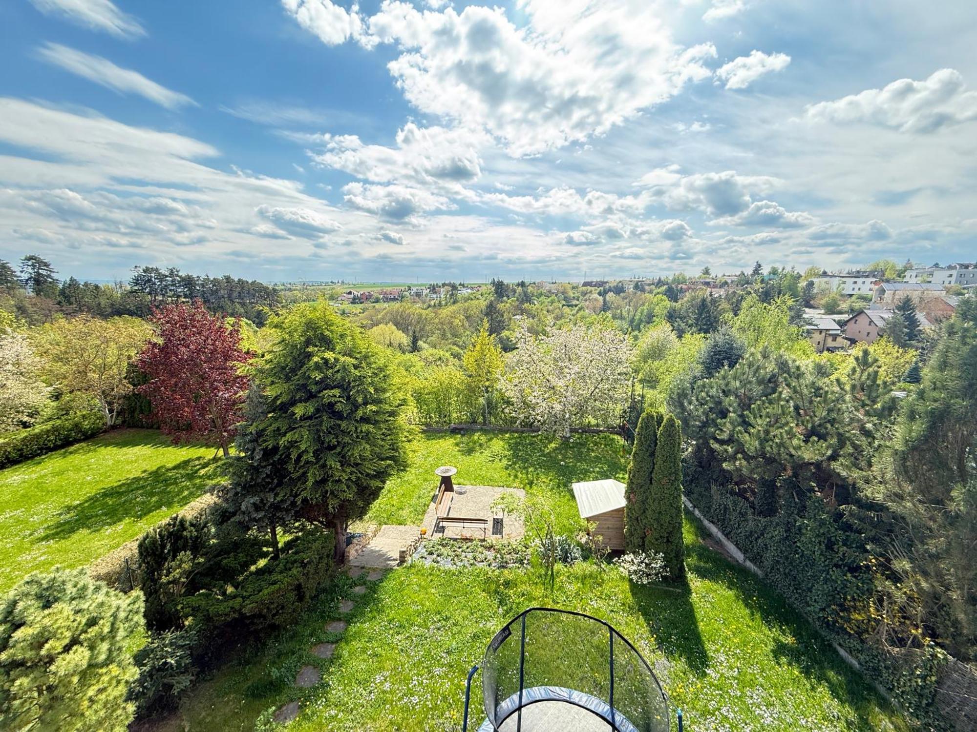 Diamondvilla, 4 Bedroom Apartment, Garden & Spa プラハ エクステリア 写真